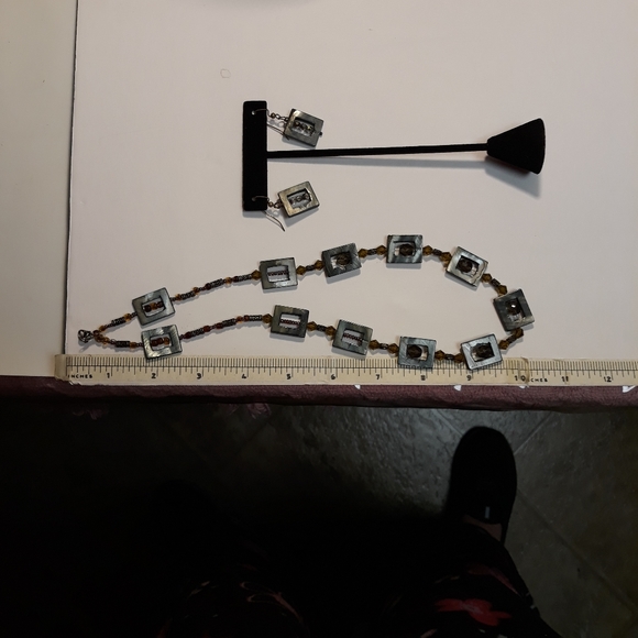 Genuine MoP Hand crafted necklace and earrings set - Picture 13 of 15